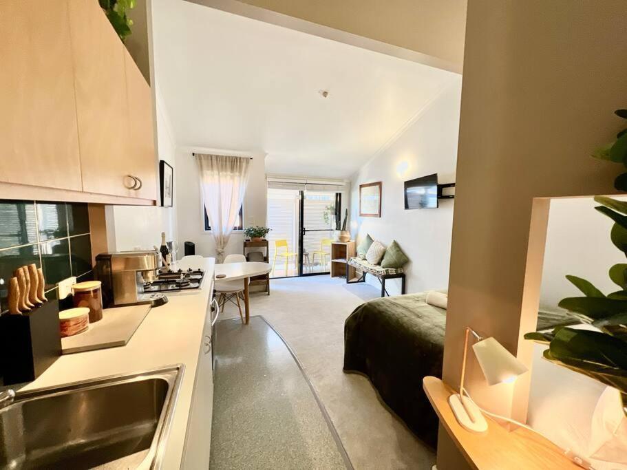 Апартаменты Self Contained Haven In New Farm Брисбен Экстерьер фото